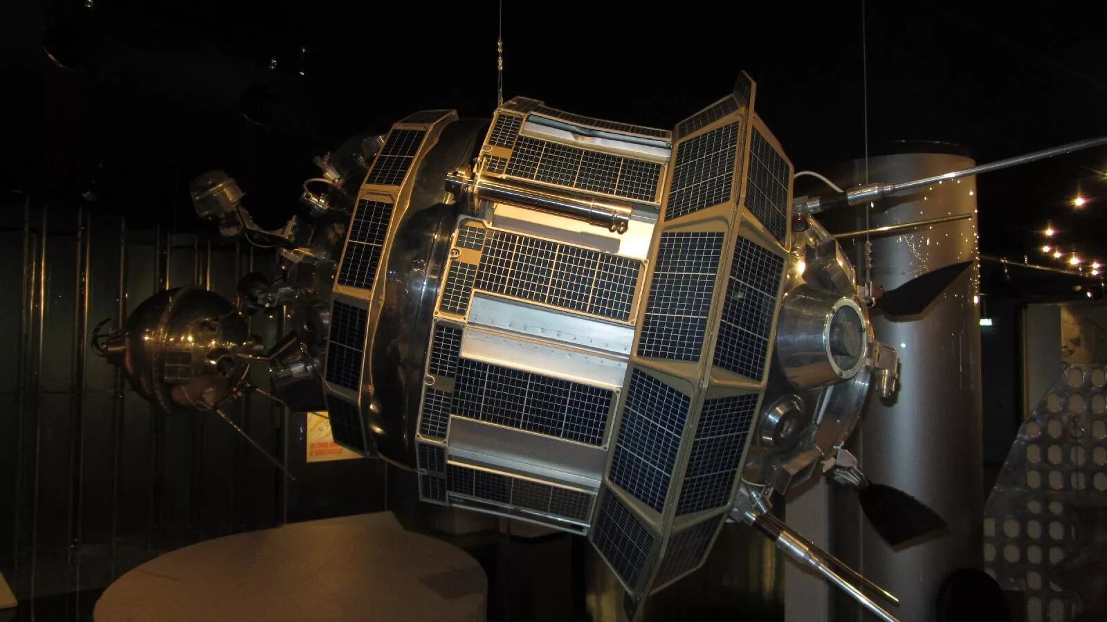 55 космических лет. Луна-4 автоматическая межпланетная станция. Луна-3 автоматическая межпланетная станция. Луна-2 автоматическая межпланетная станция. Советская автоматическая межпланетная станция «Луна-1».