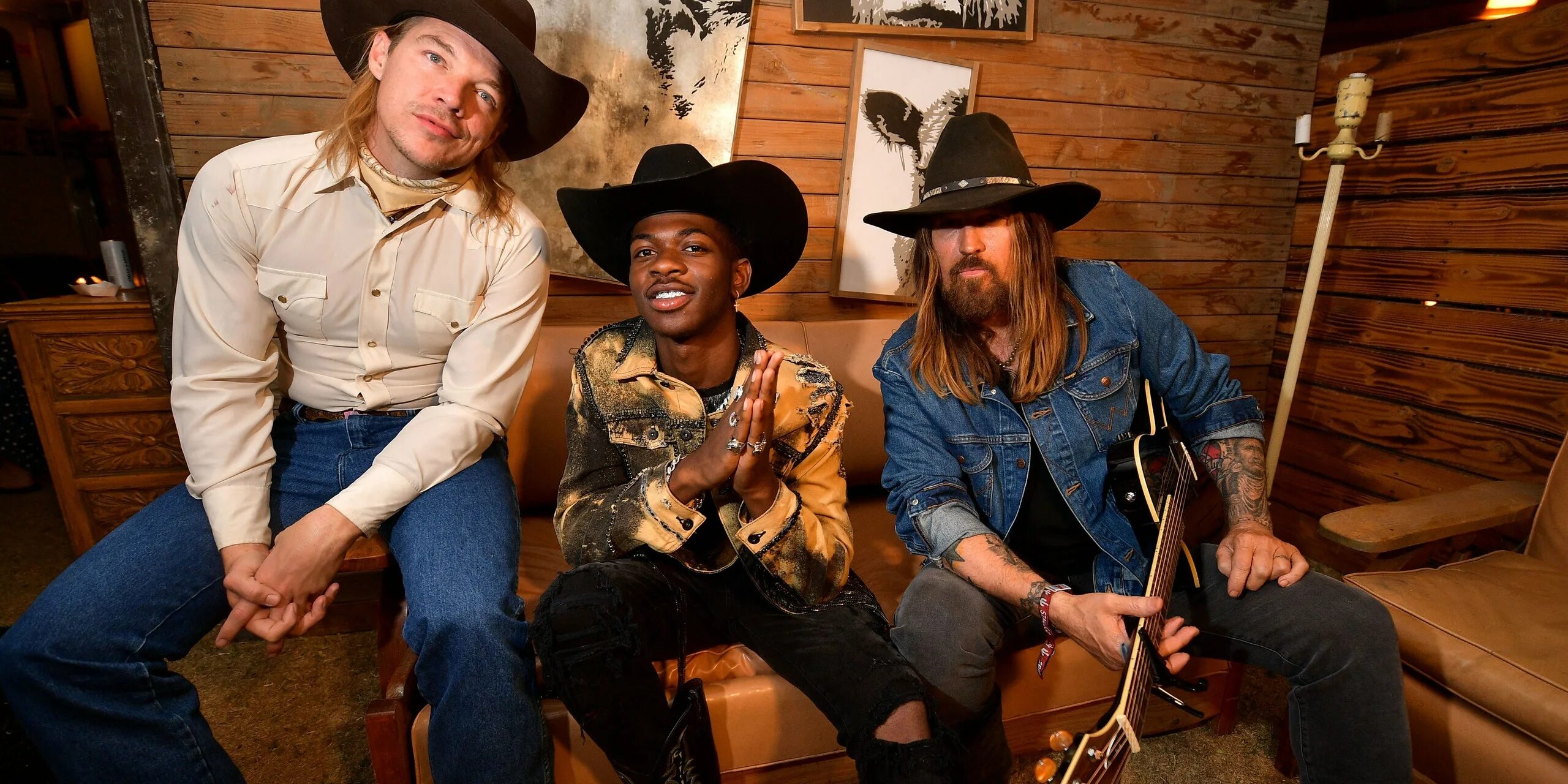 Billy cyrus old town. Old Town Road Брэд Питт. Lil nas x Billy ray Cyrus old Town Road. Lil nas x ft. Billy ray Cyrus.
