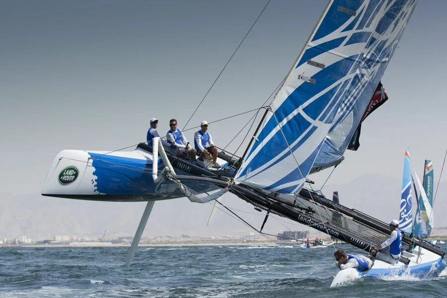 Парусник для гонок. Катамаран vestas sailrocket 2. Extreme 40 катамаран. Яхта регата. Яхтинг соревнования.
