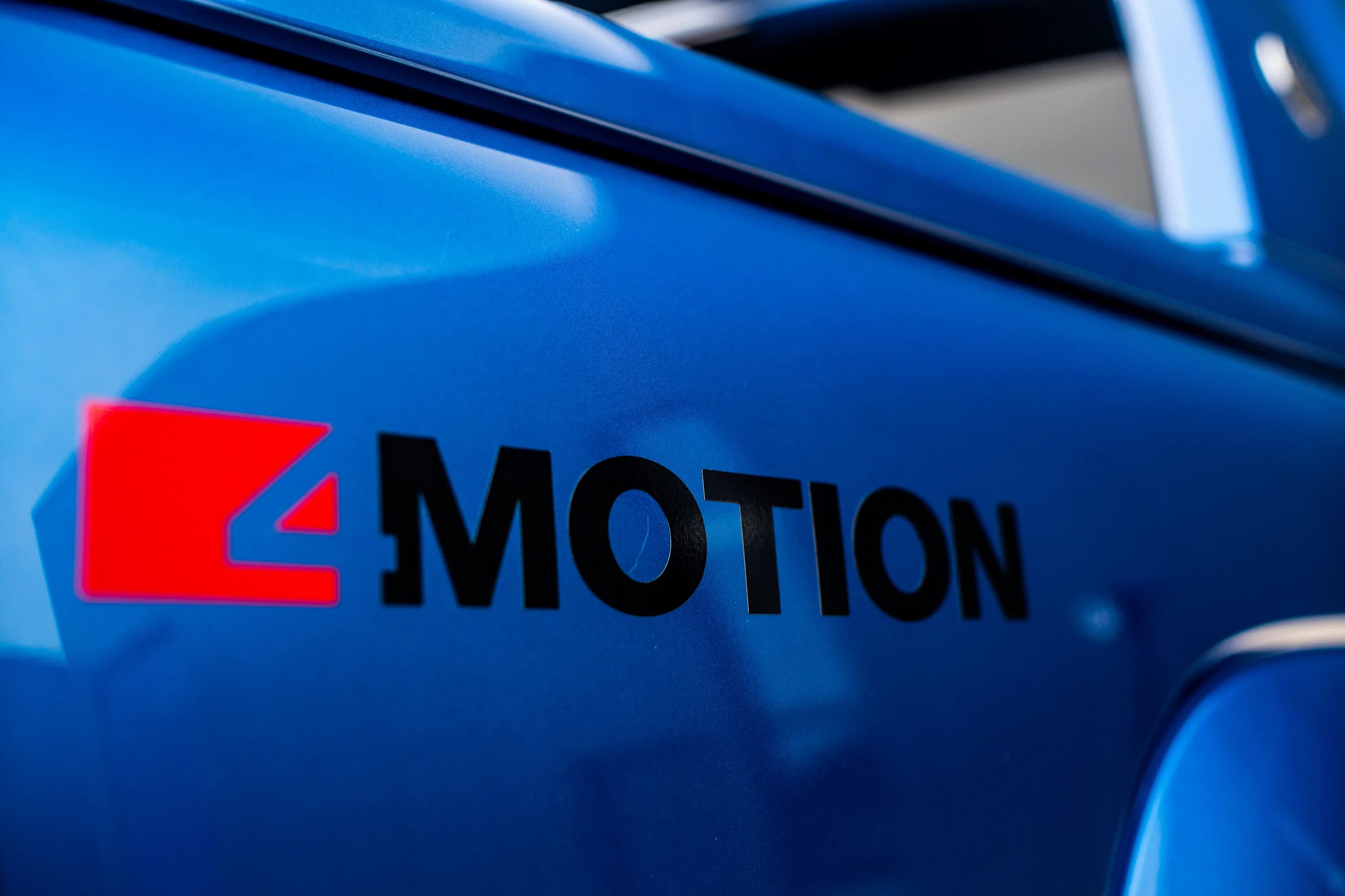 Амарок 4 Motion. Фольксваген мотион. Volkswagen 4motion шильдик. 4 Motion эмблема. Volkswagen motion