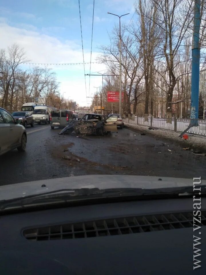 Омск 14 октября. ДТП на 50 лет октября Саратов. 50 Лет октября 83 Саратов. Камера Саратов на 50 лет октября.