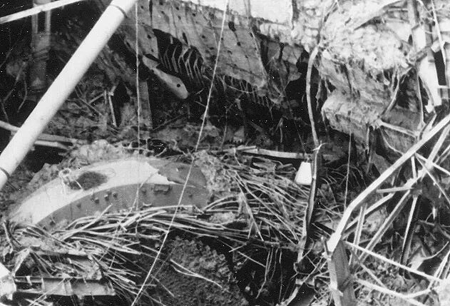 Плита 4 энергоблока чаэс. Крышка реактора рбмк 1000 на чаэс. Чаэс 4 блок крышка реактора. Рбмк 1000 4 энергоблок чаэс. Крышка реактора 4 энергоблока чаэс.