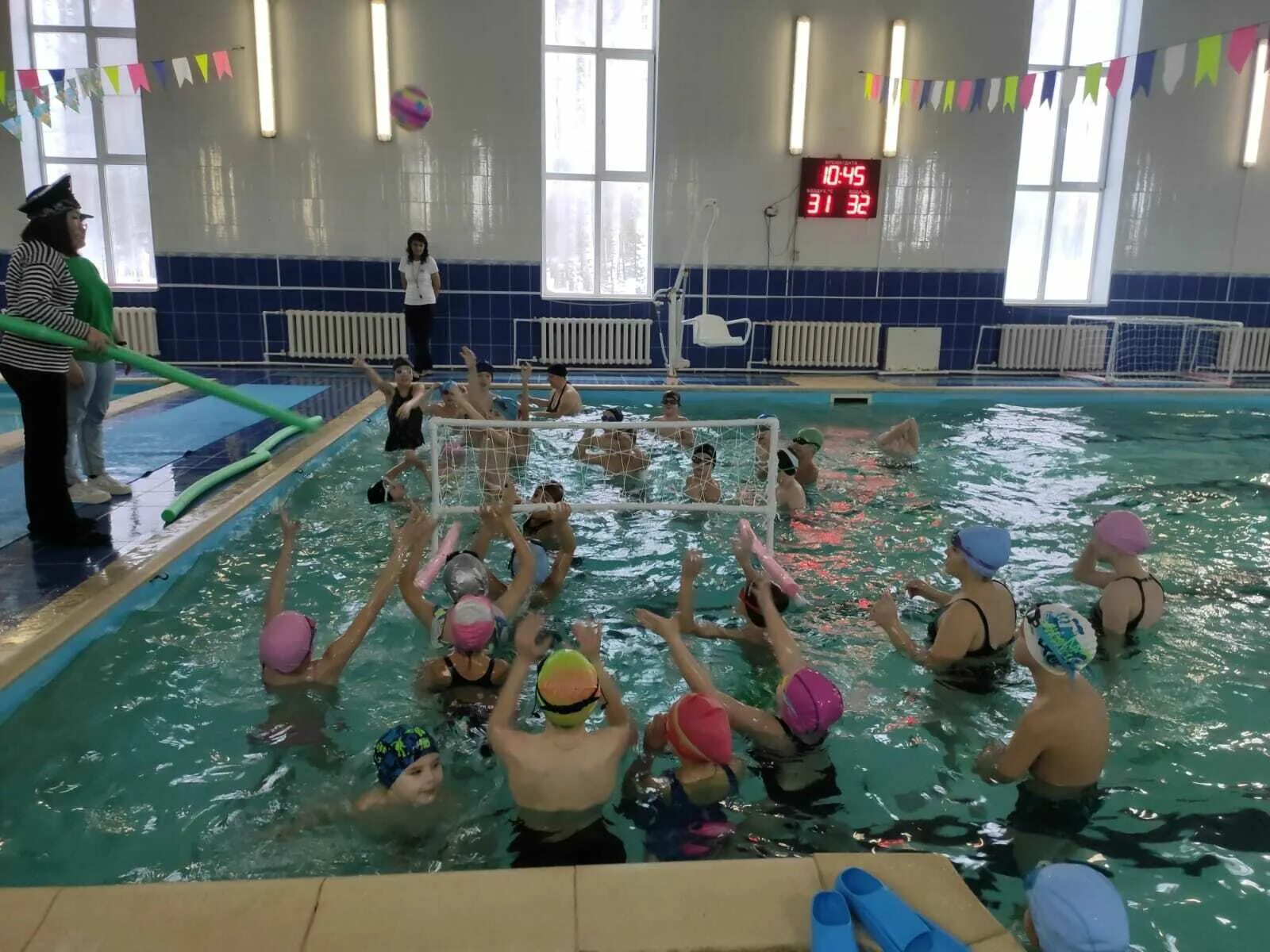 Иглино уфа бассейн дельфин. Бассейн дюсш 6 тамбов. Иглино уфа бассейн дельфин. Бассейн иглино. Бассейн дельфин иглино.