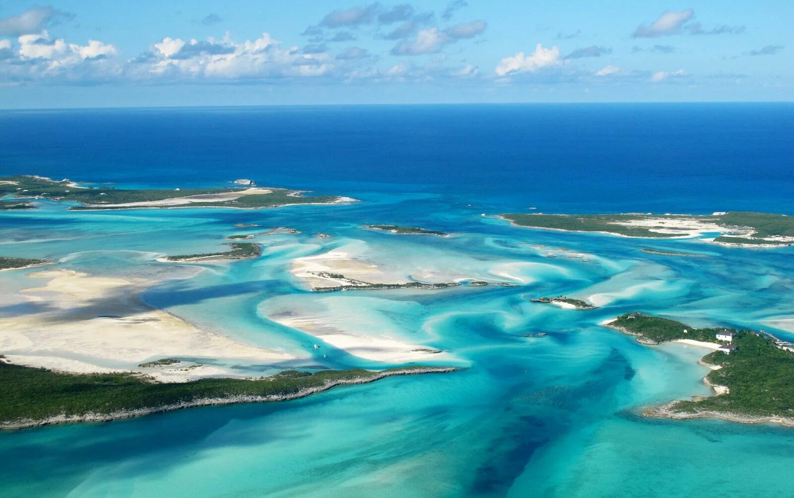 Bahamas islands. Остров Парадайз Багамские острова. Эксума Багамские острова. Архипелаг Эксума. Содружество Багамских островов.