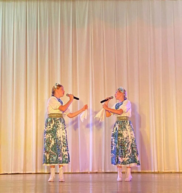 Школа искусств на пионерской фото вблизи плохо. Эмблема сочинского образования. Школа искусств на пионерской фото вблизи плохо. Детская школа искусств 1 сочи хореографическое отделение. 23 школа сочи.