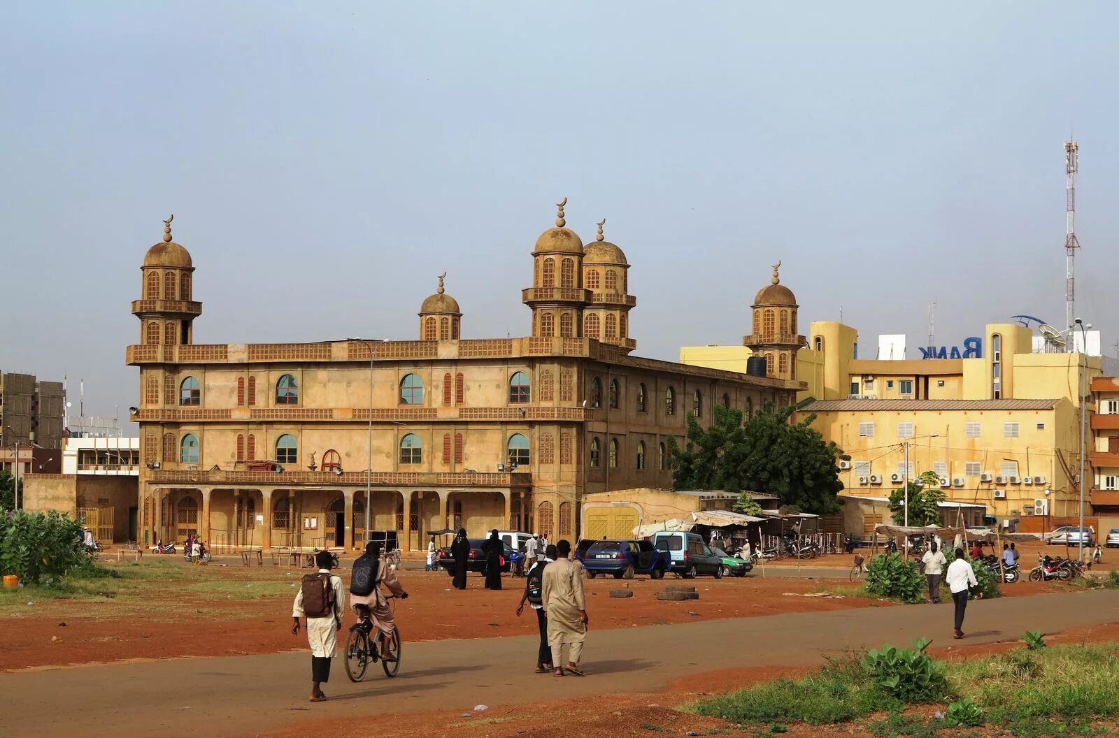 Буркина фасо это. Буркина Фасо. Мечеть бобо Буркина-Фасо. Буркина Фасо столица. Уагадугу Буркина Фасо.