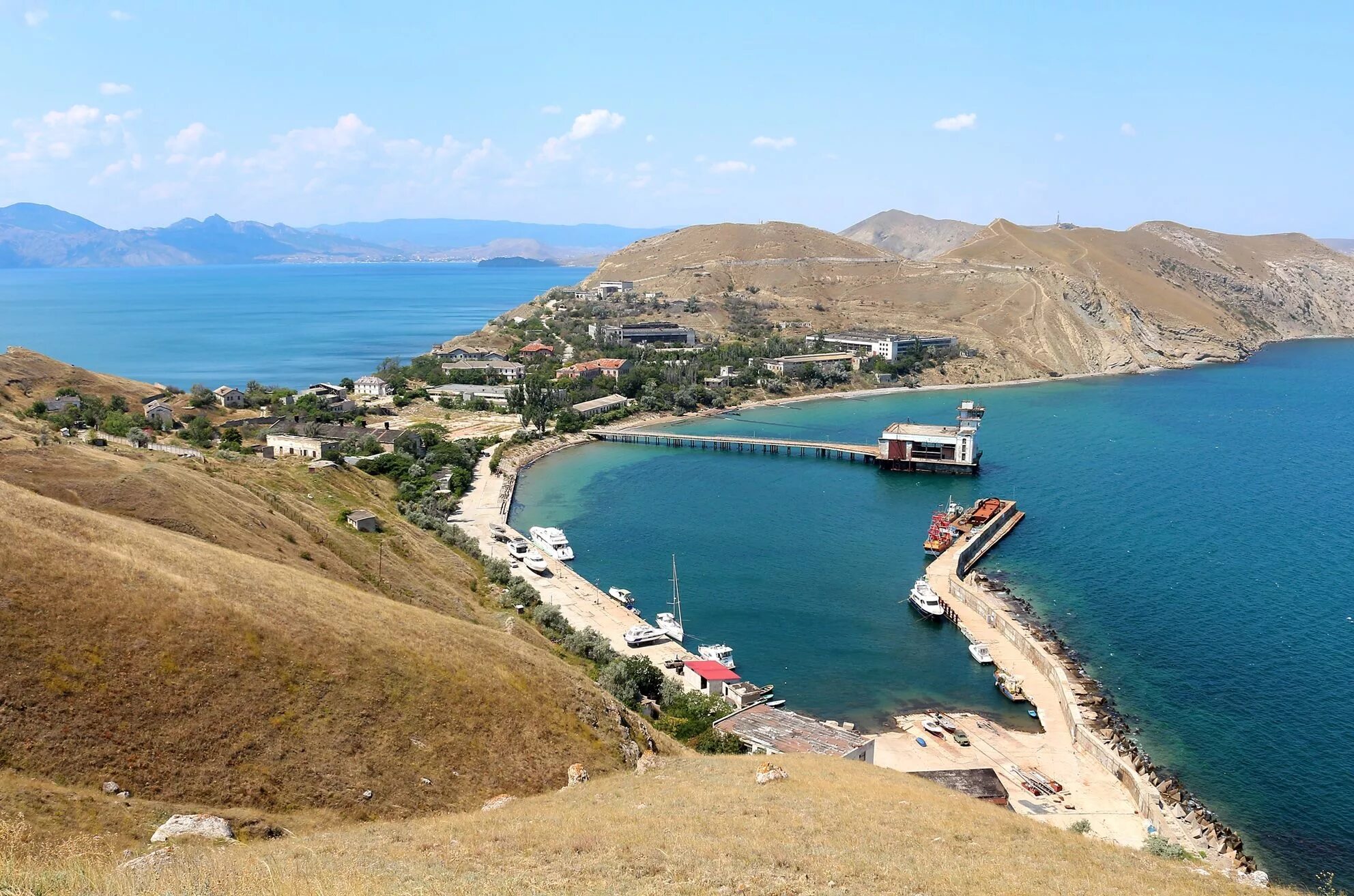 Село орджоникидзе. Двуякорная бухта Орджоникидзе. Поселок Орджоникидзе Феодосия. Поселок Орджоникидзе Двуякорная бухта. Киик Атлама Орджоникидзе.