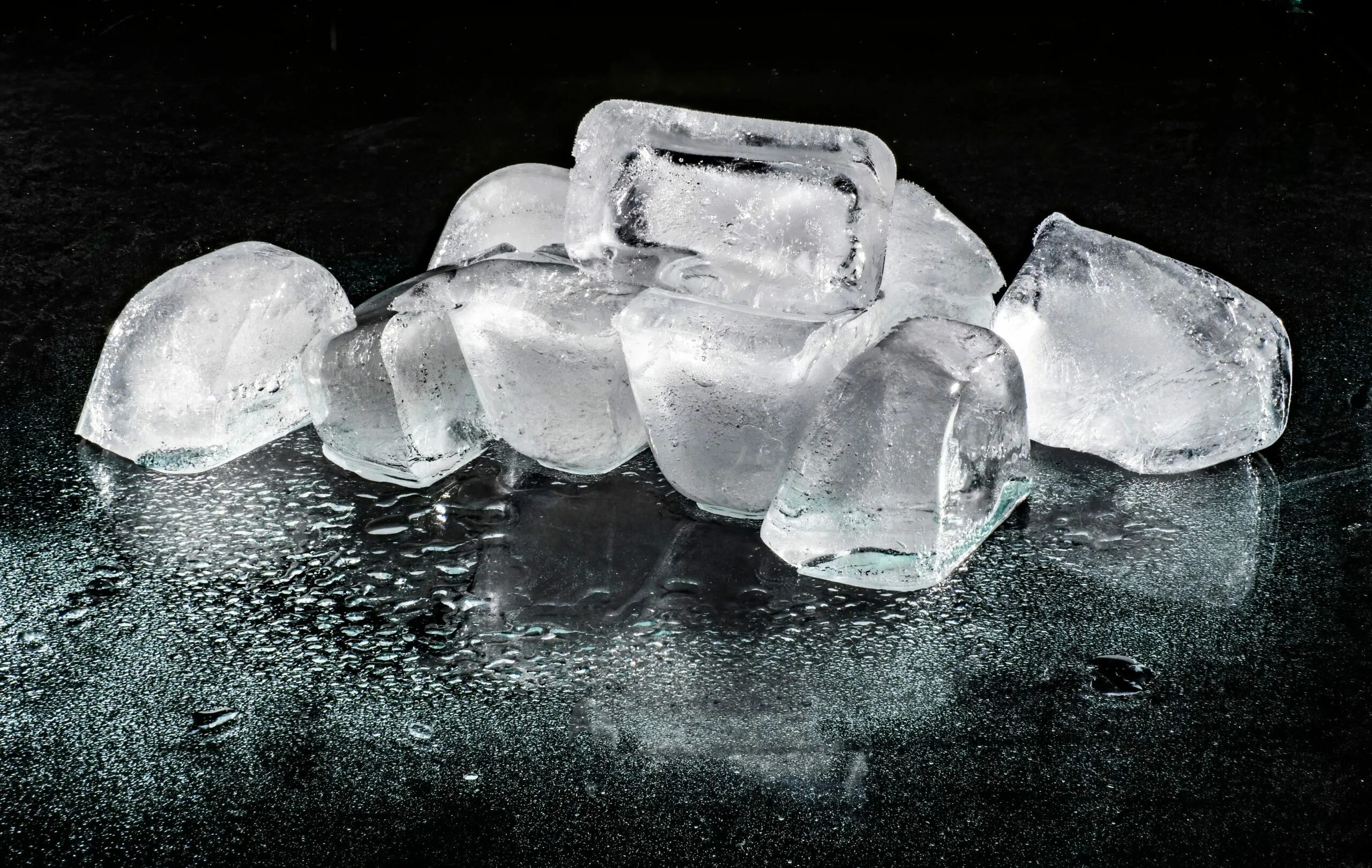 Сколько кубиков льда. Кубики льда. Кусочки льда. Дробленый лед. Косметический лед.