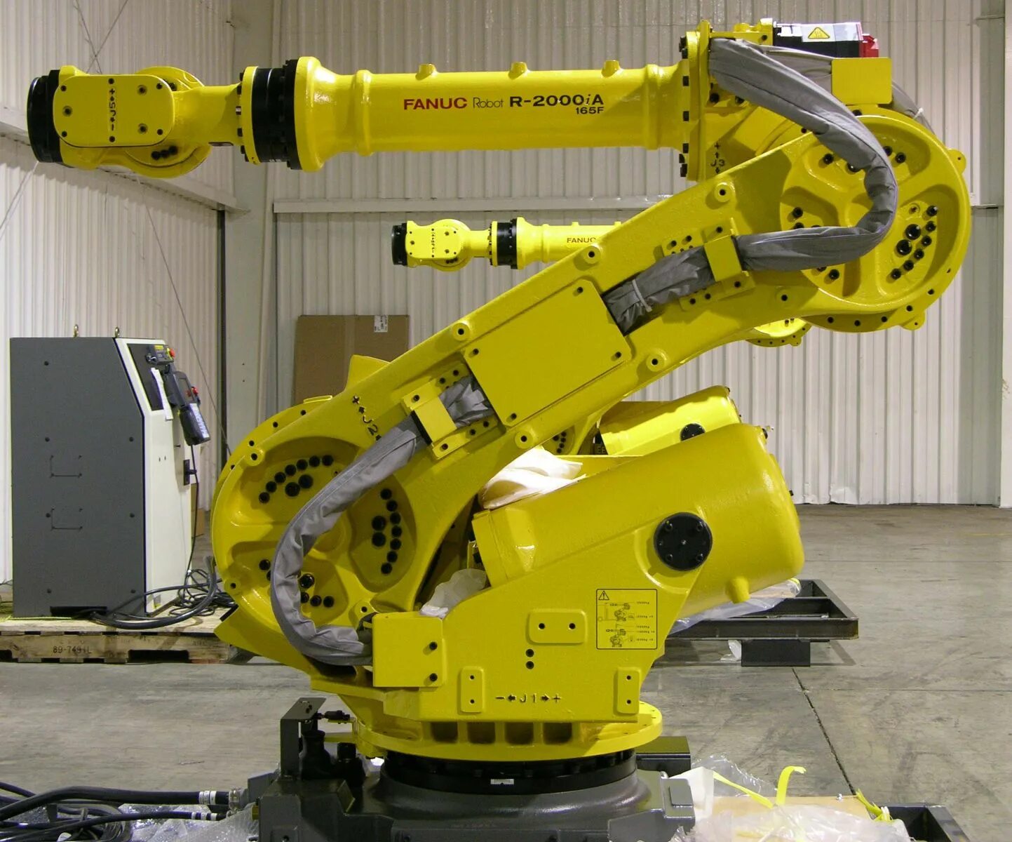 Robot robotic. Робот-манипулятор Eidos a12. Робот-манипулятор, NDP-090. Fanuc r2000. Fanuc r-2000ic.