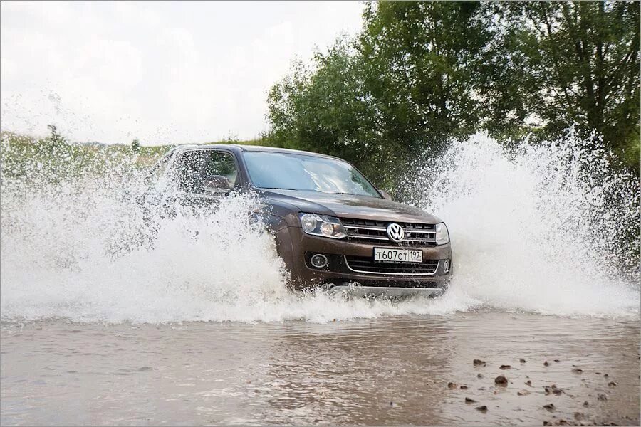 Тест драйвы фольксваген. Фольксваген Амарок 2023. Amarok Рестайлинг климат. Система полного привода Амарок. Лобовое Amarok.