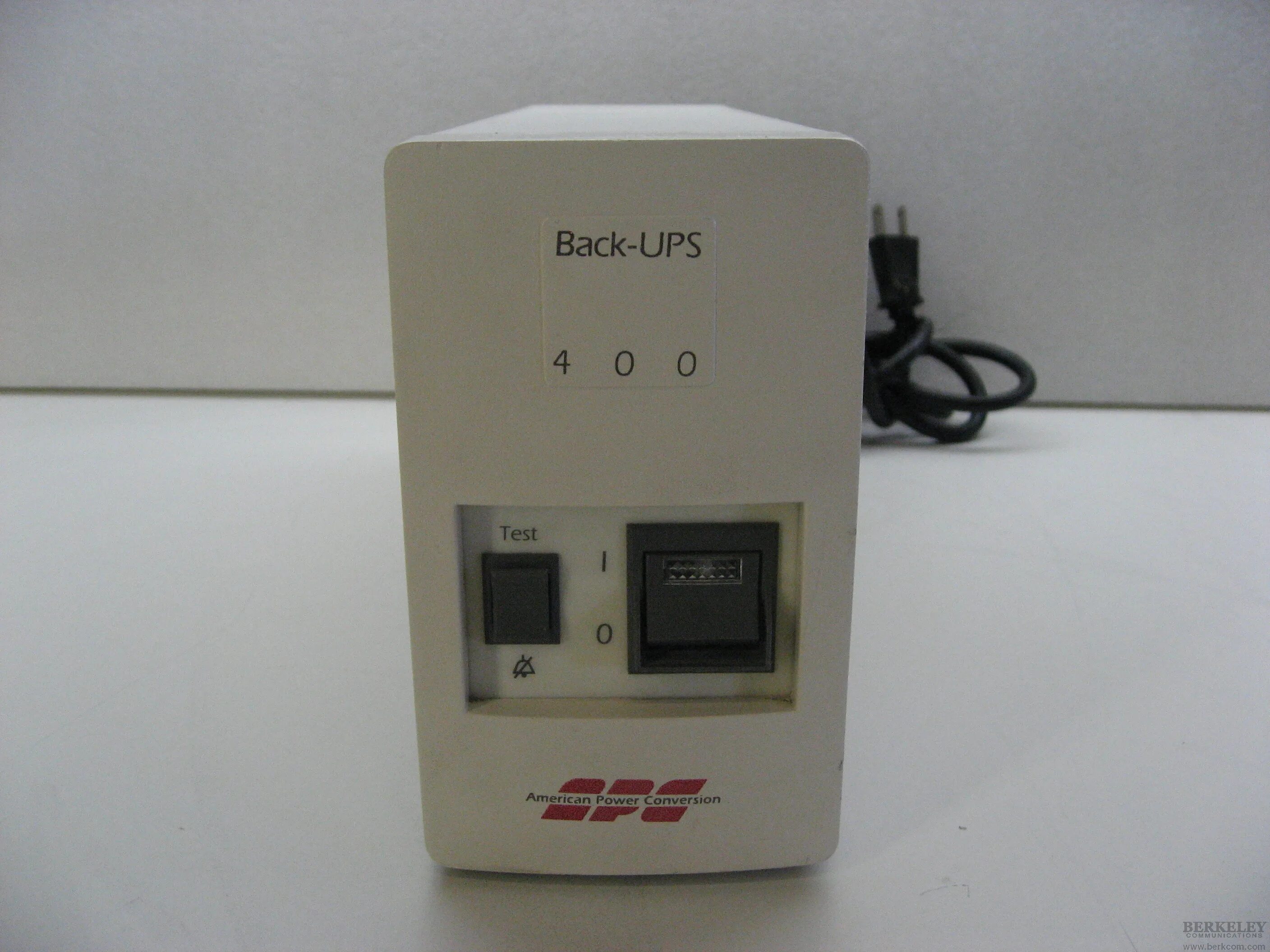 Батарея apc back ups. APC back-ups 400. Блок back ups 400. ИБП APC back-ups es 400. APC back-ups 400 старый.