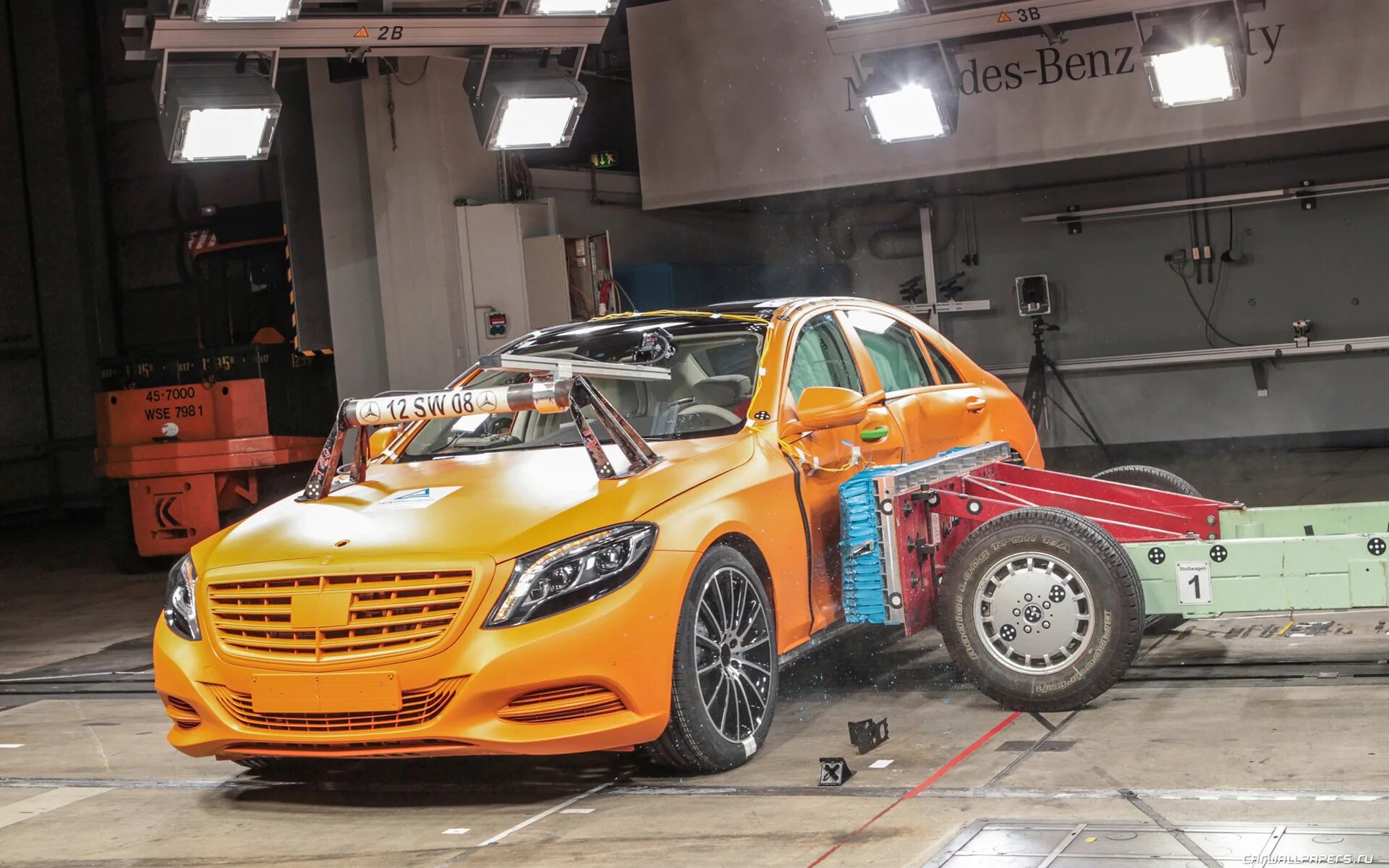 Краш тест мерседес. Краш тест смарт мерседес. Краш тест мерседес s 222. Краш тест mercedes-benz a-class 2018. Краш тест мерседес.