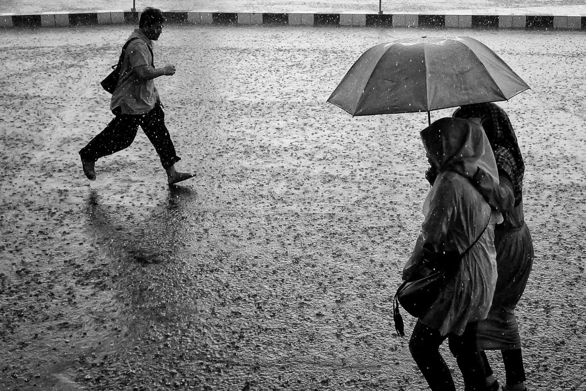 Бангладеш дожди. Негатив дождь. The Rainy Day. Rainy Day glut. Пенья дождя