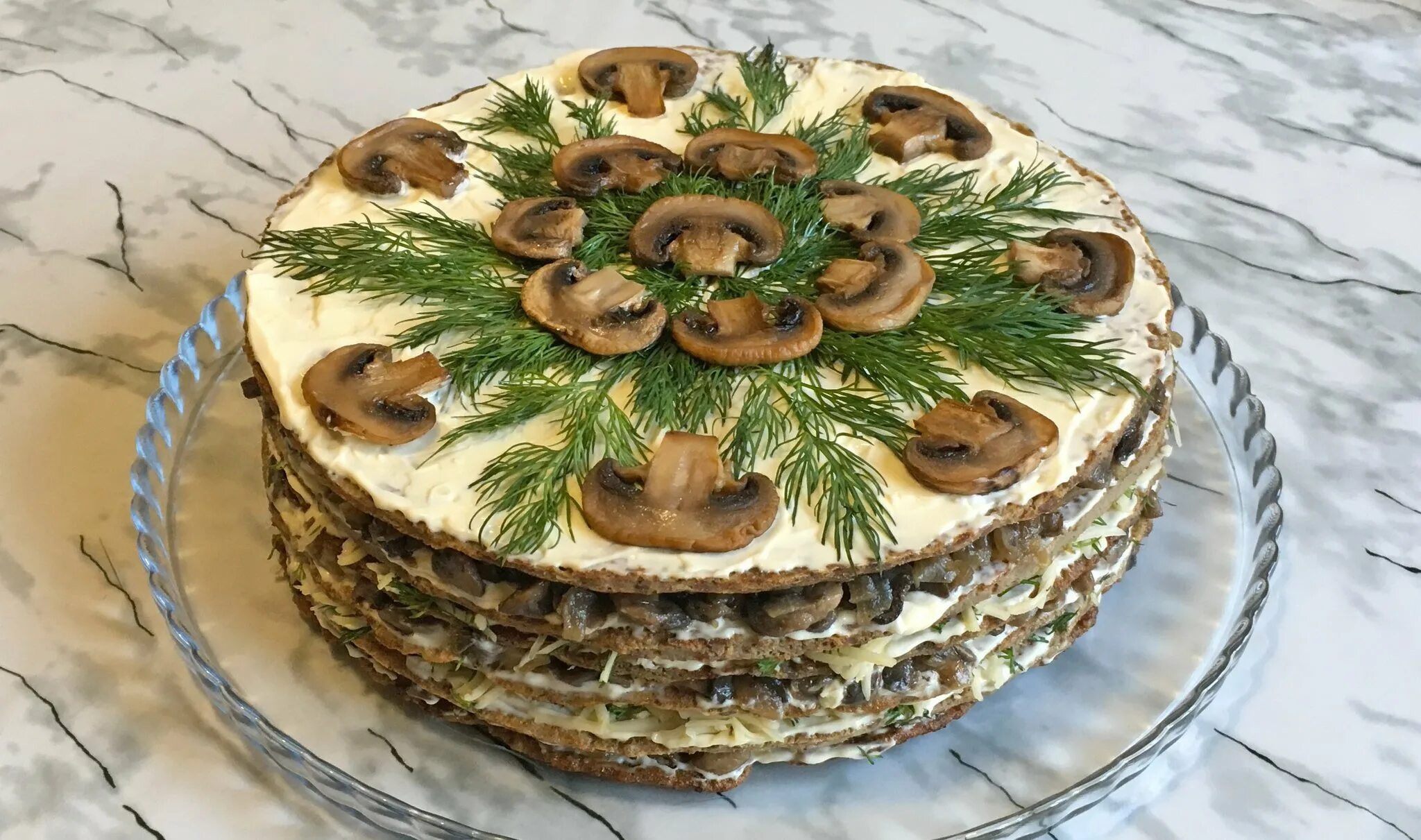 Печеночный торт из куриной печени с грибами