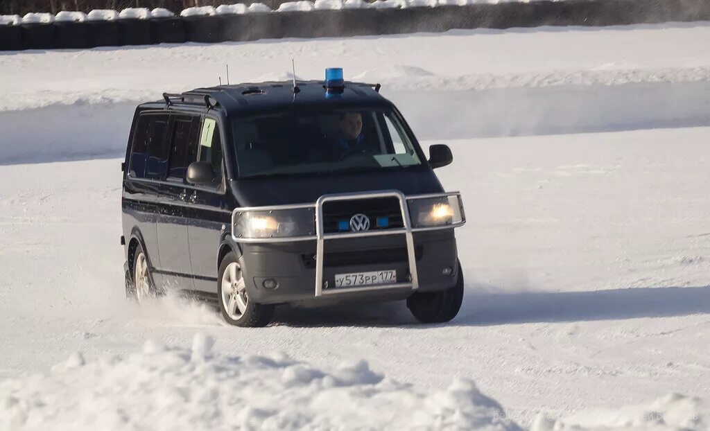 Https fso icebb ru личности. Машины Гон ФСО России. Автомобиль ФСО сирена 110. Volkswagen Multivan ФСО. Мерседес Бенц w638 ФСО.