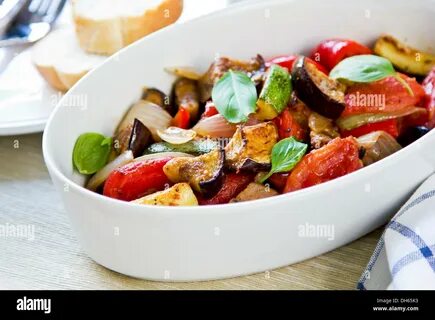 Тушеные овощи в духовке вкусно
