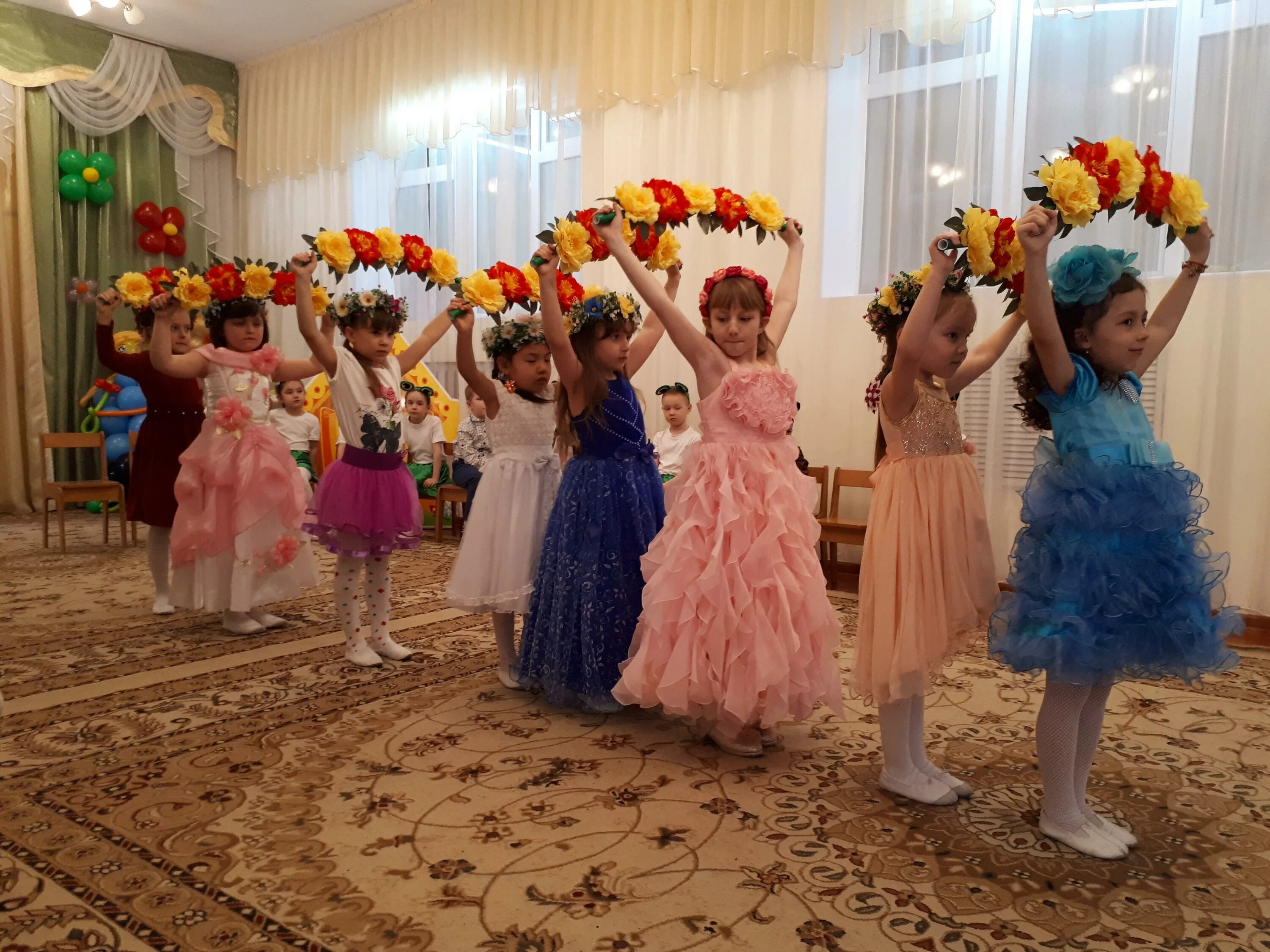 сценарий 8 наурыз балабақша ересек тобы. украсить зал к наурызу. сценарий 8 наурыз балабақша ересек тобы. сценарий 8 наурыз балабақша ересек тобы. көктем аруы оформление.