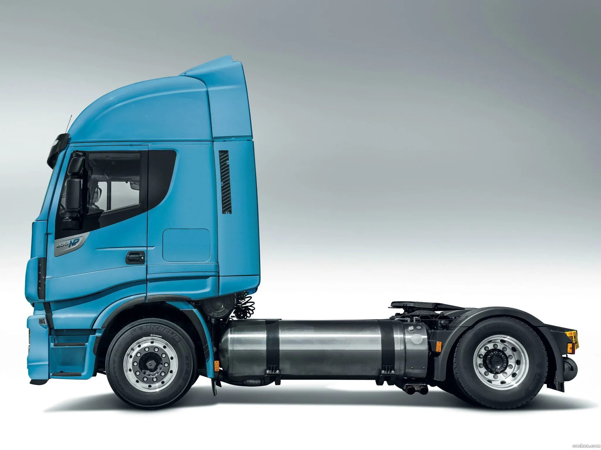 Iveco Stralis NP. Ивеко газовая тягач грузовик. Iveco Stralis NP LNG. Ивеко магистральный тягач. Куплю iveco б у