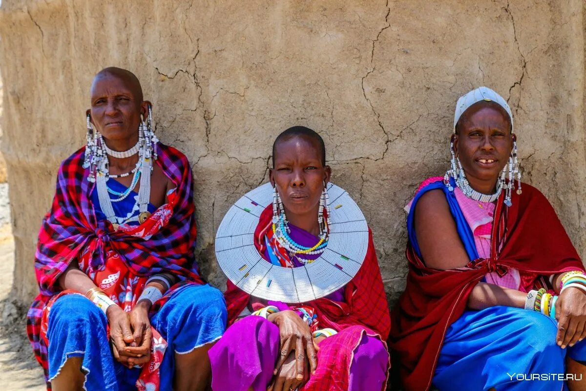 Племя Масаи в Танзании. Африка Занзибар Масаи. Масаи племя на Занзибаре. Женщины племени Масаи Танзания.