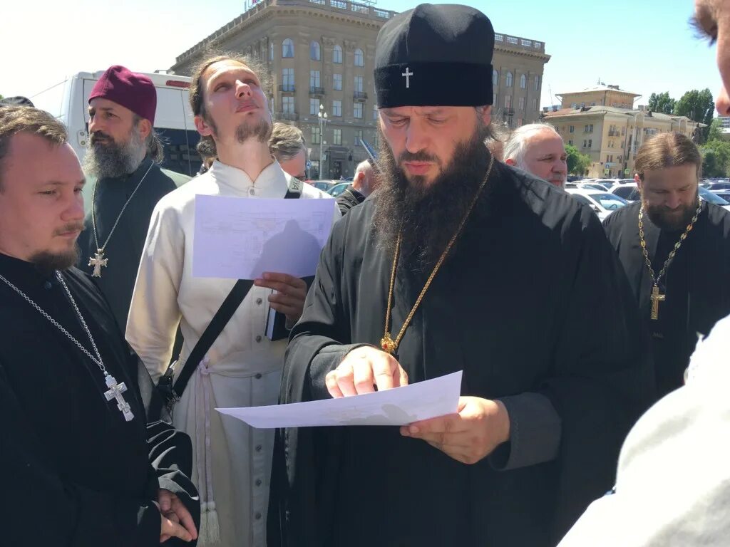 40 священников