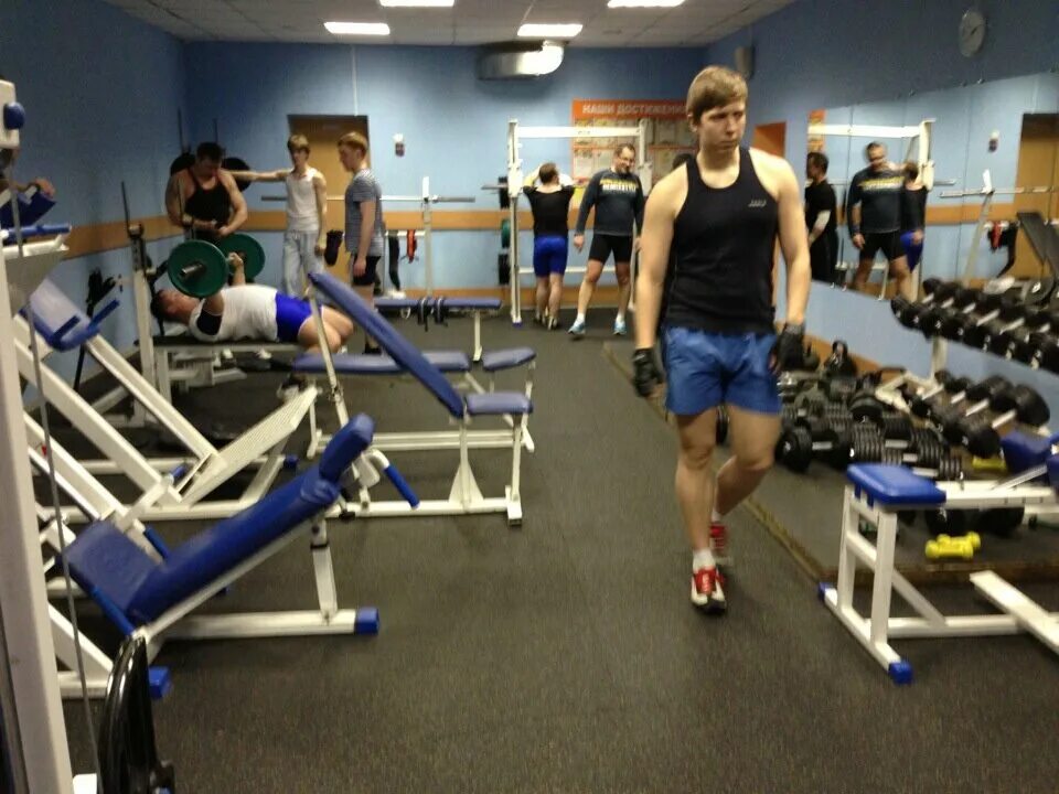 бассейн дельфин саров. молодежный центр саров тренажерный зал.