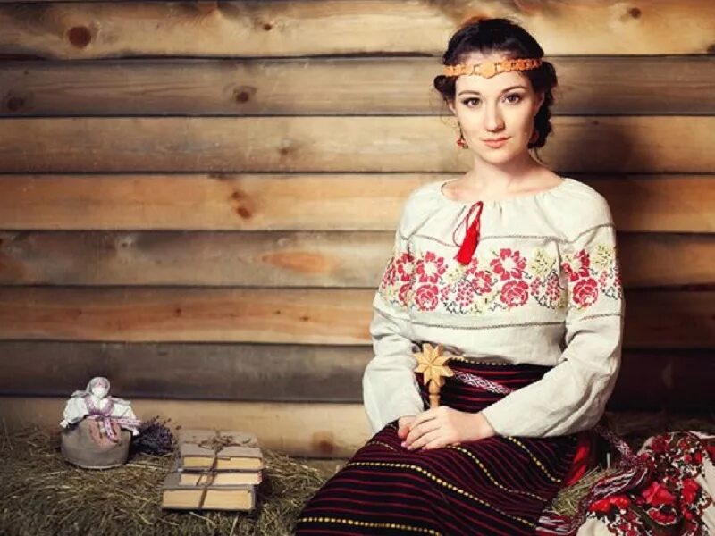 индианка на природе. портрет с цветами фото девушка в домашних. мужской женский средний род. женщина берегиня. берегиня славянская богиня.