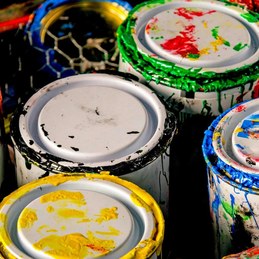 Просроченная краска. Что будет если покрасить волосы просроченной краской для волос. Банка краски. Можно ли использовать просроченную краску. Уходовая косметика своими руками.