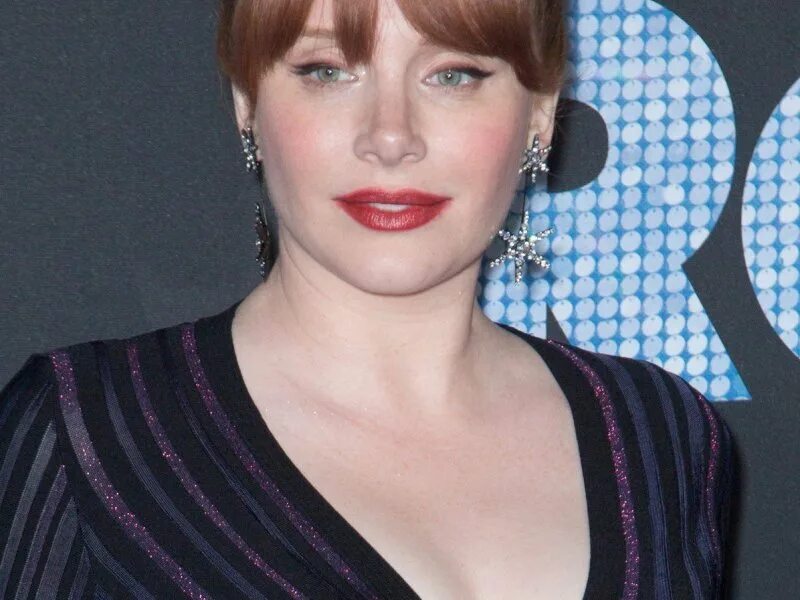Bryce dallas howard. Брайс да́ллас хо́вард в купальнике. Брайс даллас ховард в купальнике. Брайс ховард 2021. Брайс ховард в купальнике.