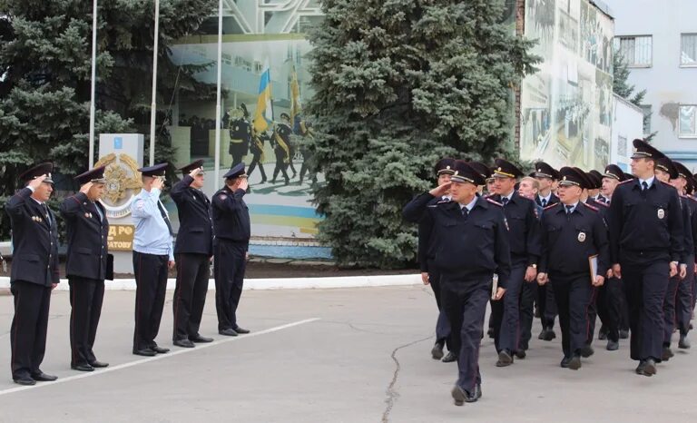 Полиция саратов ленинский район. Постнов МВД Саратов. Милиция заводского района Саратов. Полиция Саратов заводской район. УМВД заводской район.