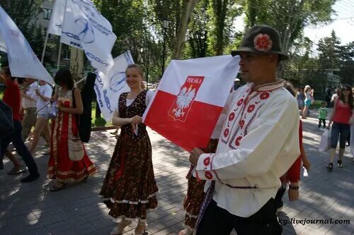 Немецкая община. Диаспоры немцев. Диаспора немцев в России. Парад наций Волгоград. Немецкая диаспора.