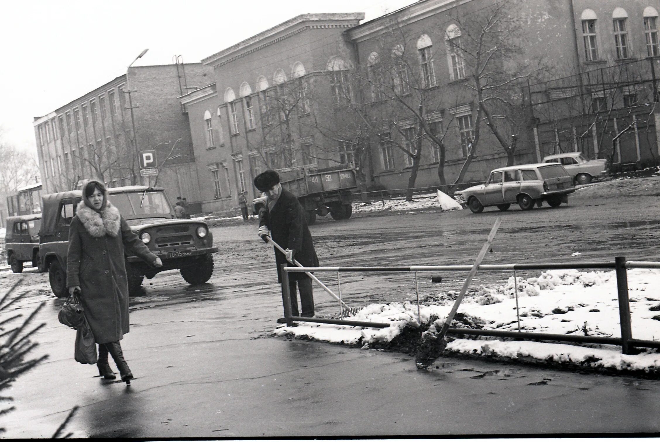 Субботник 1980. Апрель 1980. Омск 80-е. 1980 Год Комсомольский субботник.