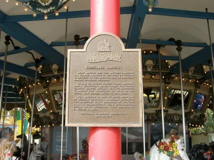 File:Carousel 050 Kiddieland.jpg - Wikimedia Commons