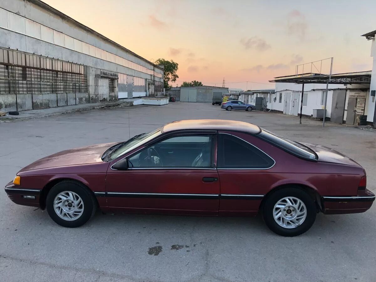 Купить форд 1990. Ford Thunderbird 1990. Форд Тандерберд 1990. Ford Thunderbird 1990 Tuning. Тюнин Форд Тандерберд 1990.