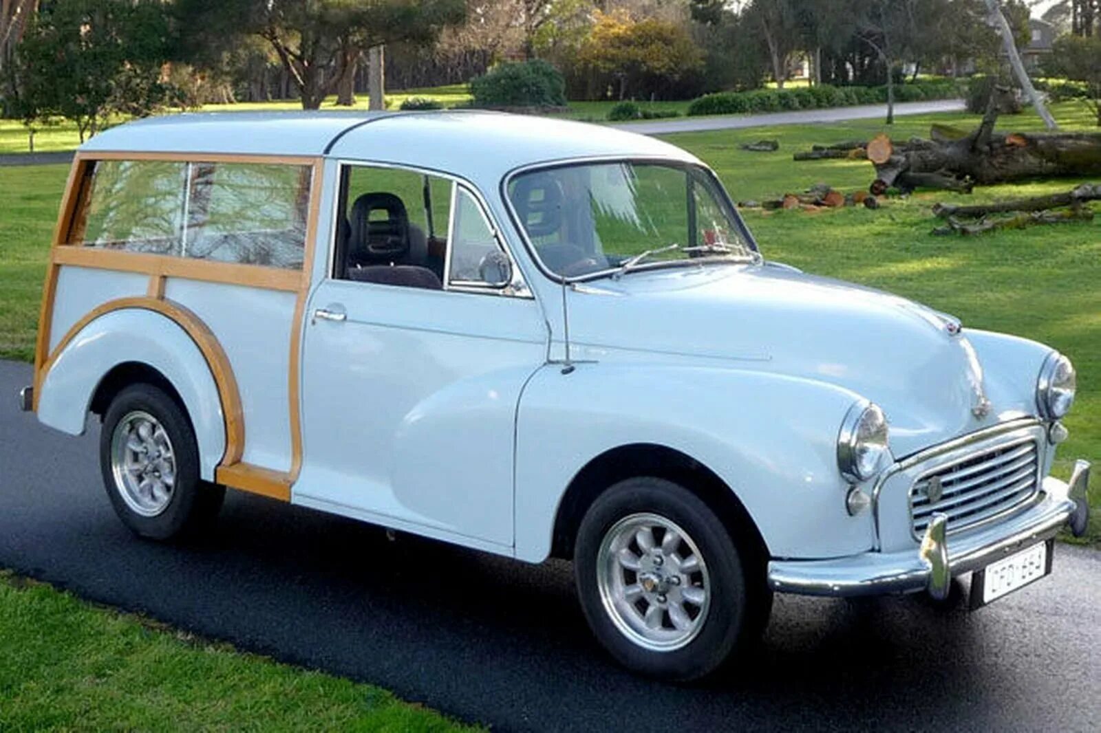 Авто 55. Моррис минор. Моррис Майнор автомобиль. Morris Minor 1958. Машина Морис Тревеллер.
