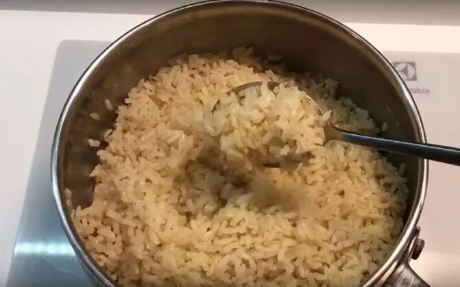 Какой бывает рис. Название риса. Рис вареный. Рис виды риса. Рис бурый нешлифованный.