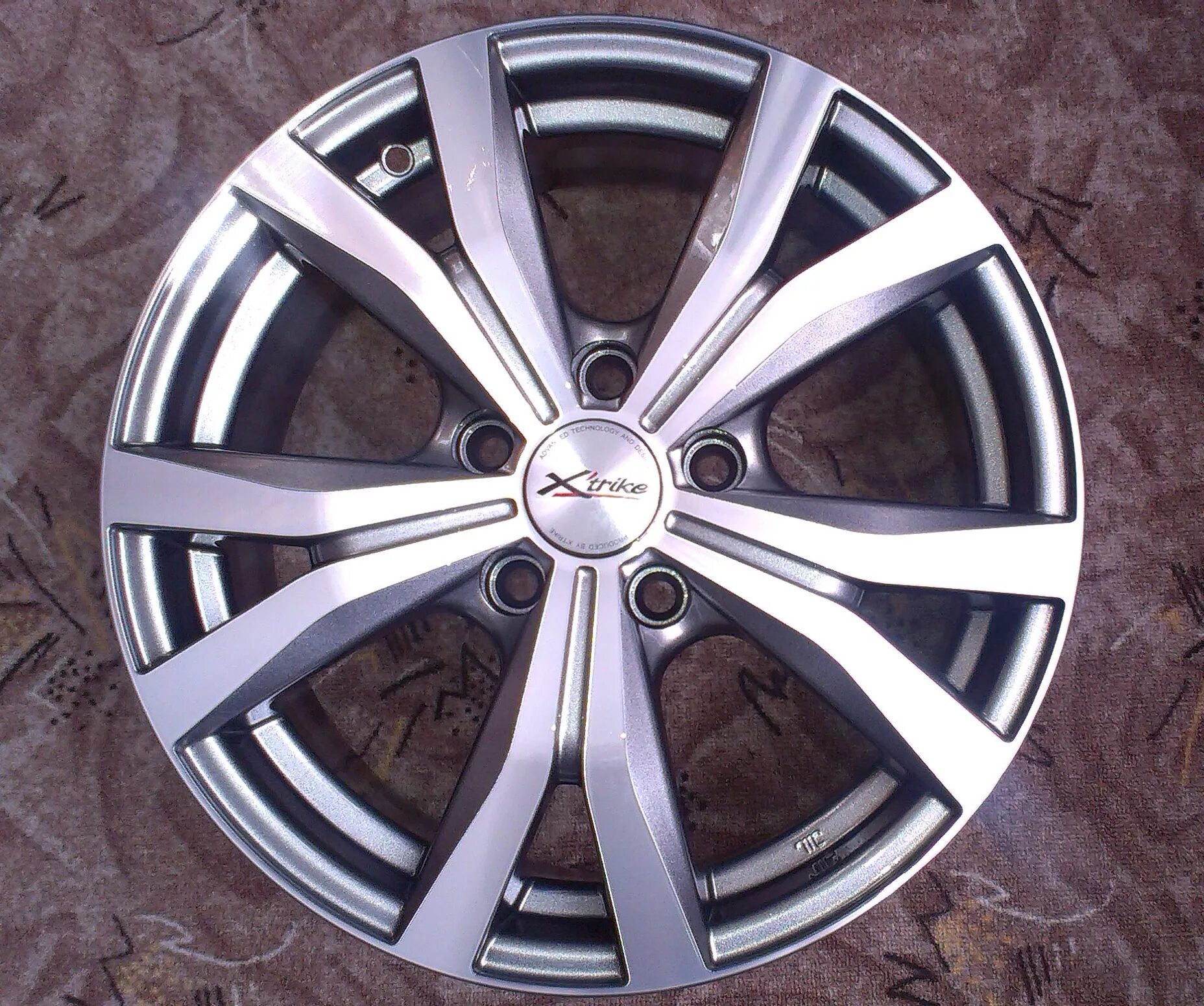 6 et40 satin black. 5 et21 black glossy. X-trike x-124. Диск momo win pro r17. Колесные диски x.