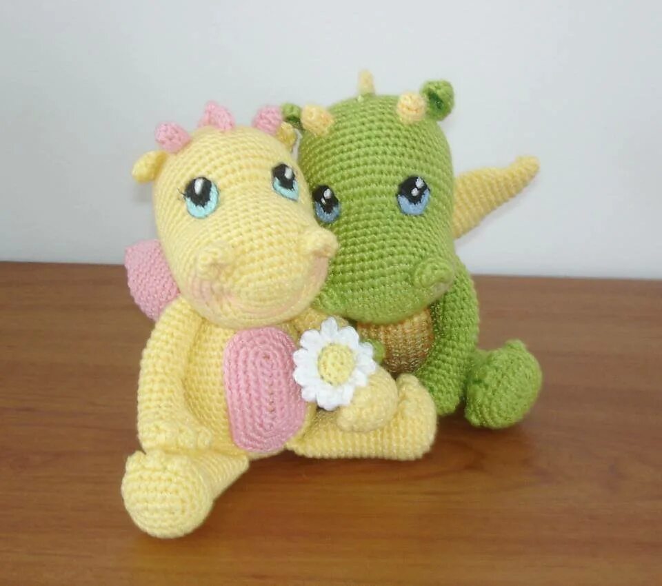 Вязаный дракон. Амигуруми дракоша. Вязаный дракон. Мк dinegurumi дракон. Игрушки амигуруми дракон.