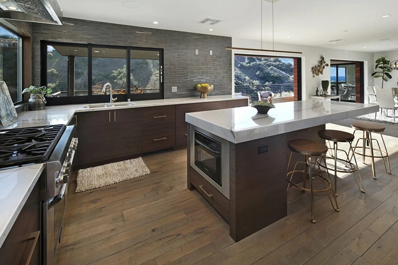 Безмятежная кухня. Кухня на веранде. Кухня с островом. Кухонный остров барная стойка. Безмятежная кухня.