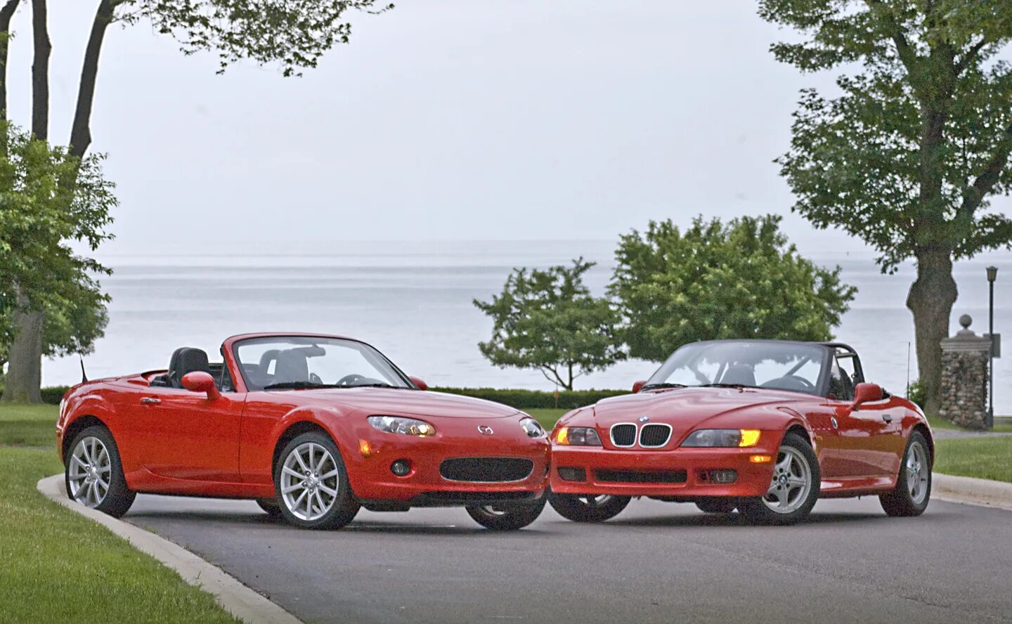 Z3 5. Mazda Miata vs BMW z4. Mazda Miata mx5 и Suzuki Cappuccino. BMW z3 vs z4. Мазда 3 Миата.