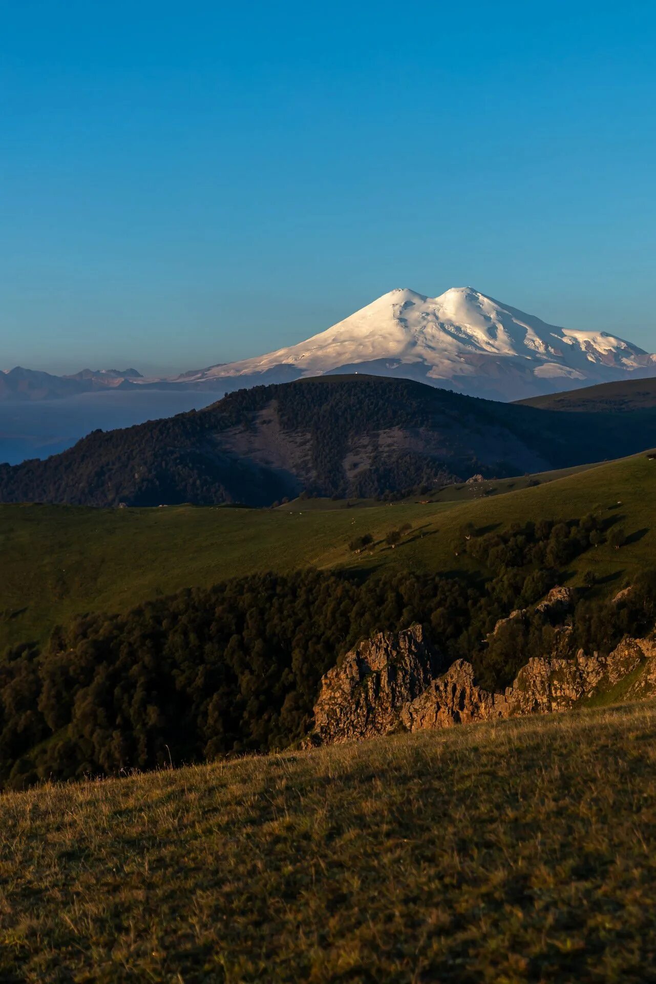 джуца гора кмв. джуца гора кмв. ставропольские вулканы. ессентуки гора эльбрус. земная поверхность ставропольского края.