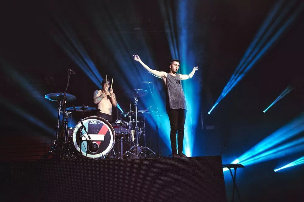 Twenty one pilots концерты. 21 пилот группа. twenty one pilots концерт. twenty one pilots vessel concert. 21 пилот концерт.