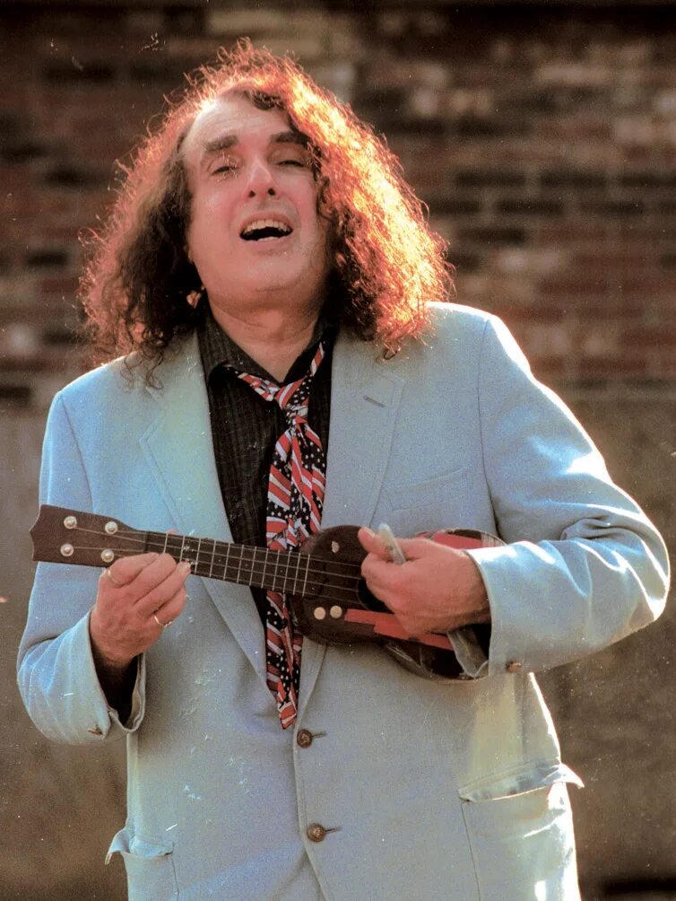 Tiny tim перевод. Tiny tim. tiny tim певец. tiny tim в молодости.