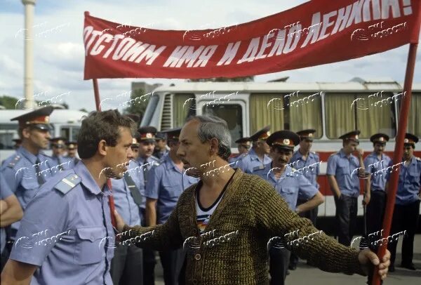 Первомайский митинг 1993. Разгон Первомайской демонстрации 1993. Штурм Останкино генерал Макашов. 12 июня 1992