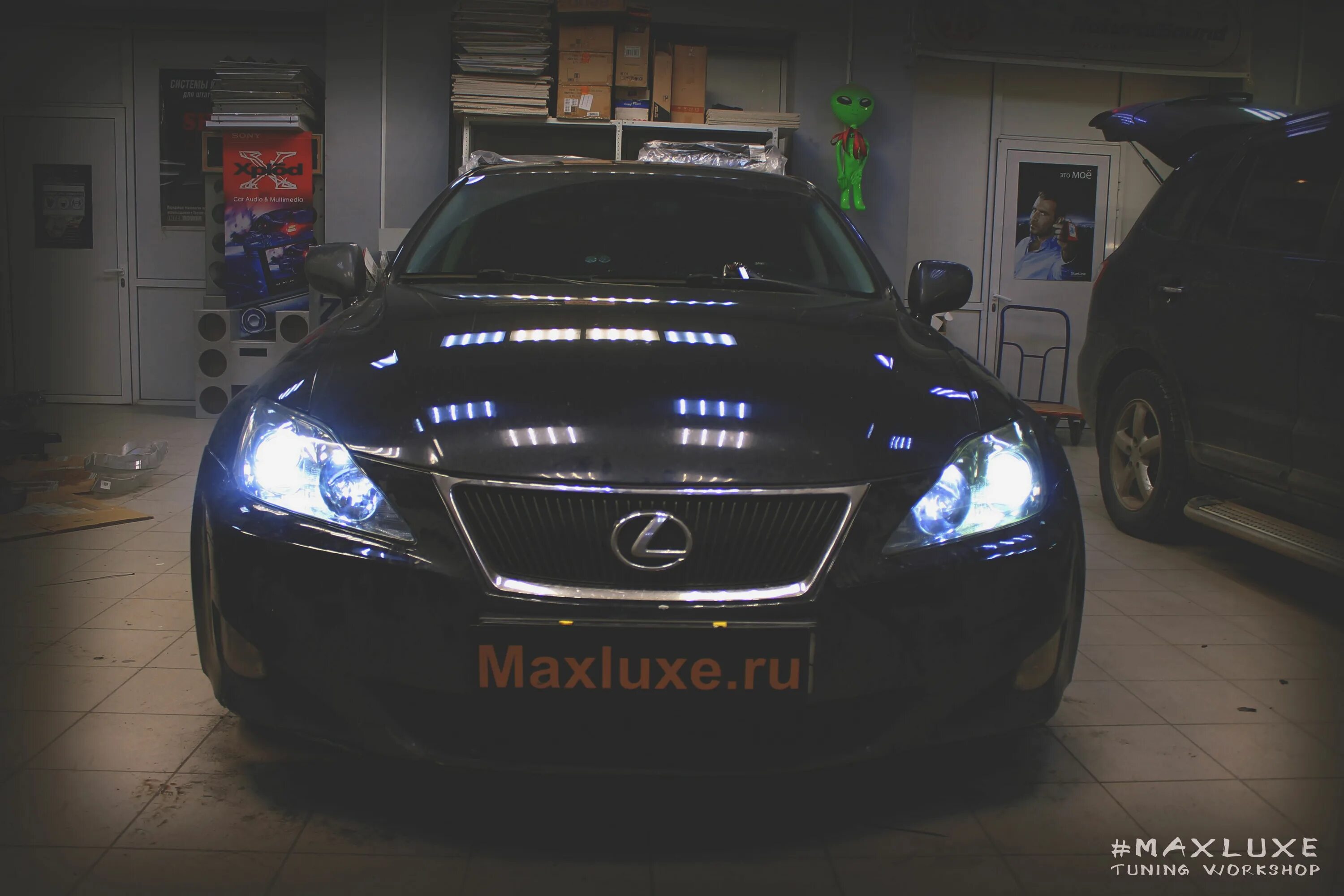 Ис 250 фара. Фары Лексус ИС 250. Доп свет Лексус ИС 250. Lexus is250 антихром фар. Lexus is 2006 фары.