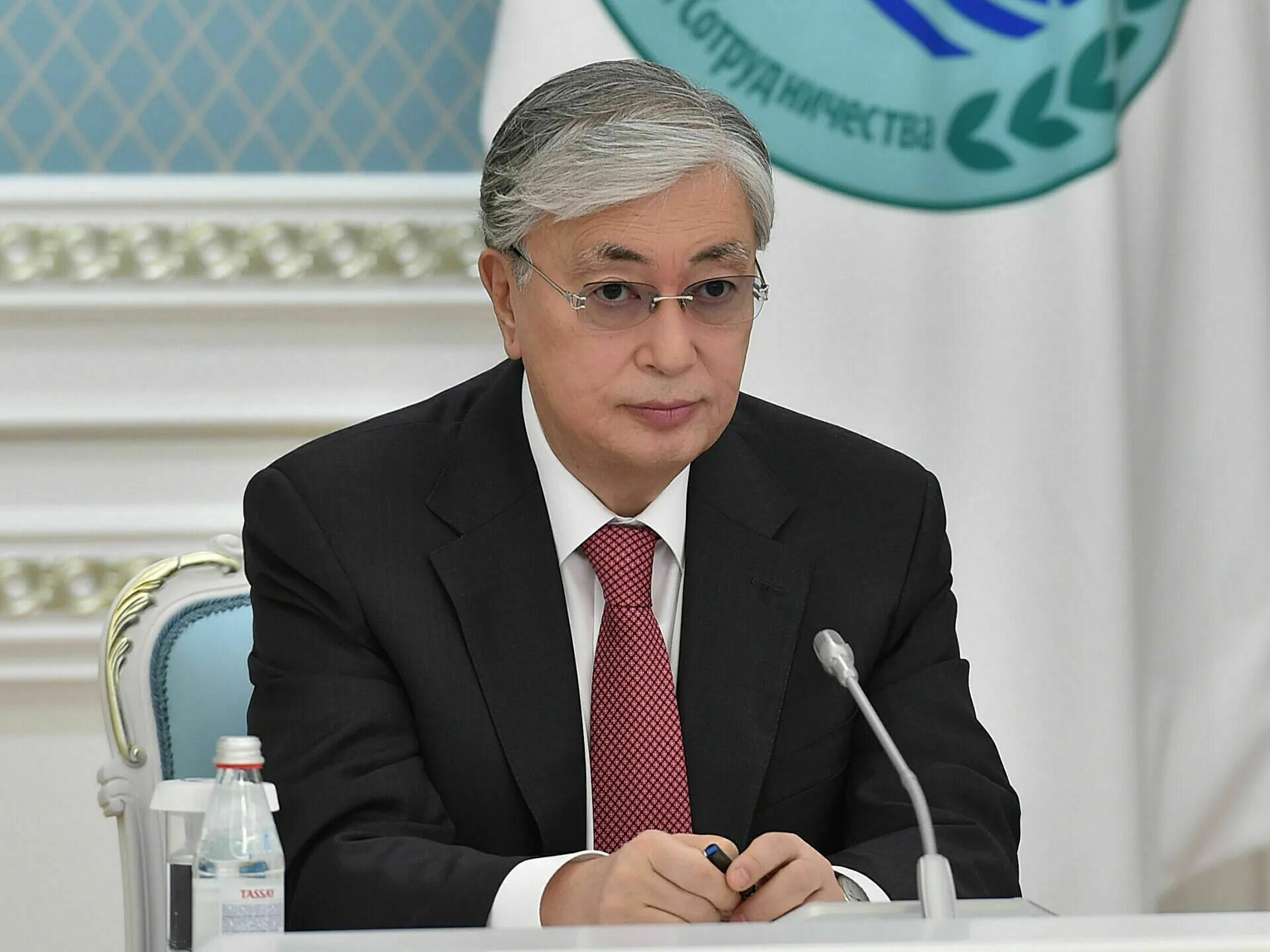 Касым-жомарт кемелевич токаев жена. Касым-жомарт кемелевич токаев 2022. Президент казахстана касым жомарт токаев. Руководители казахстана. Токаев президент казахстана.