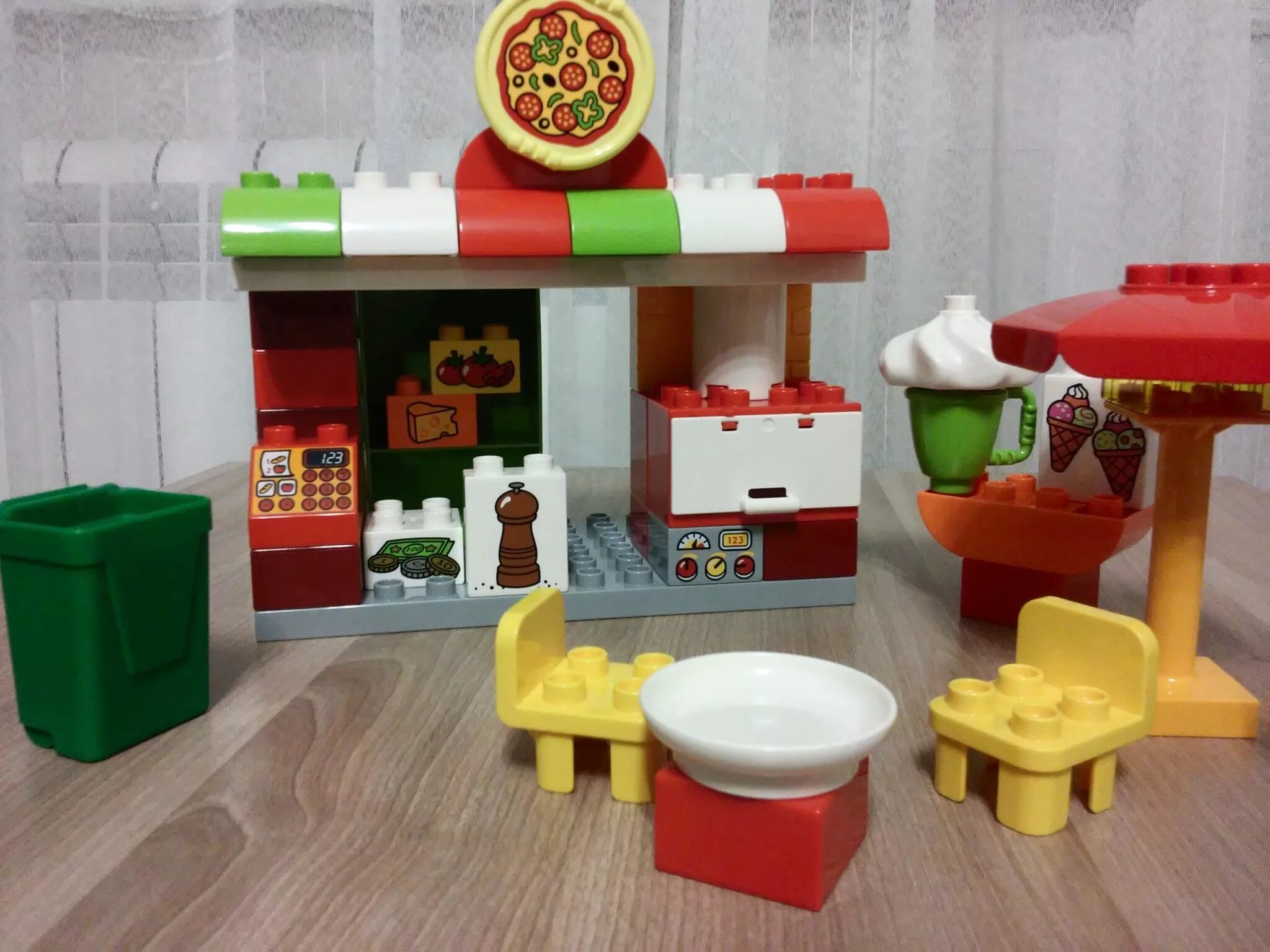 Пиццерия дупло. Lego duplo пиццерия 108 34. пиццерия лего дупло пикник.