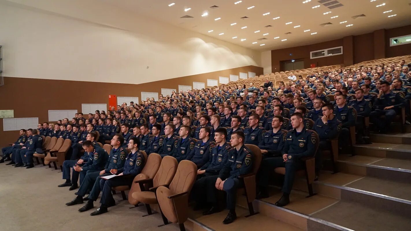 Институт МЧС В Санкт-Петербурге. МЧС России университет СПБ. ГПС МЧС Питер университет. СПБ УГПС МЧС РФ. Академия мчс санкт петербург сайт