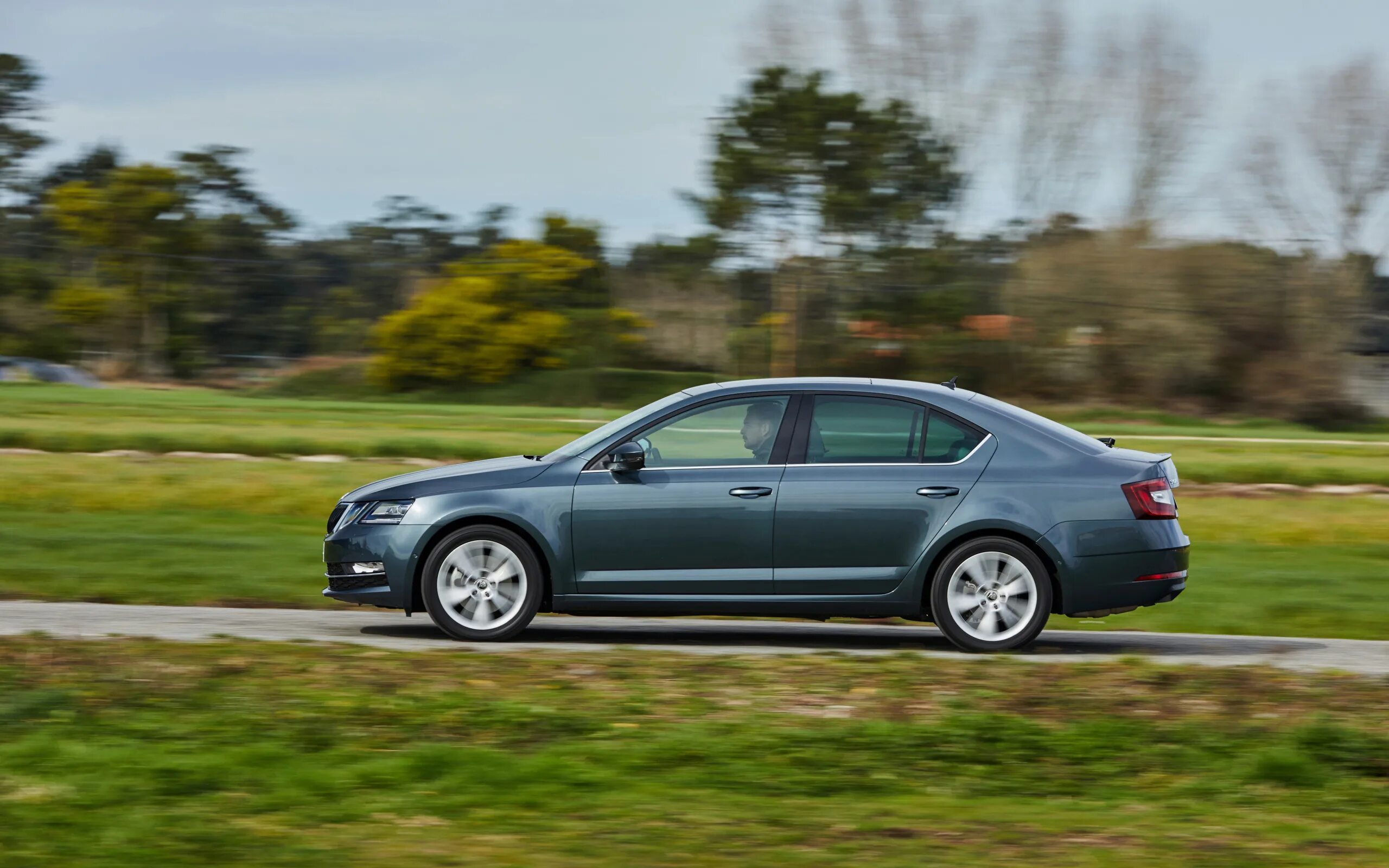 Шкода октавия белая. Шкода седан. Skoda superb 2009. Шкода седан. Шкода седан.