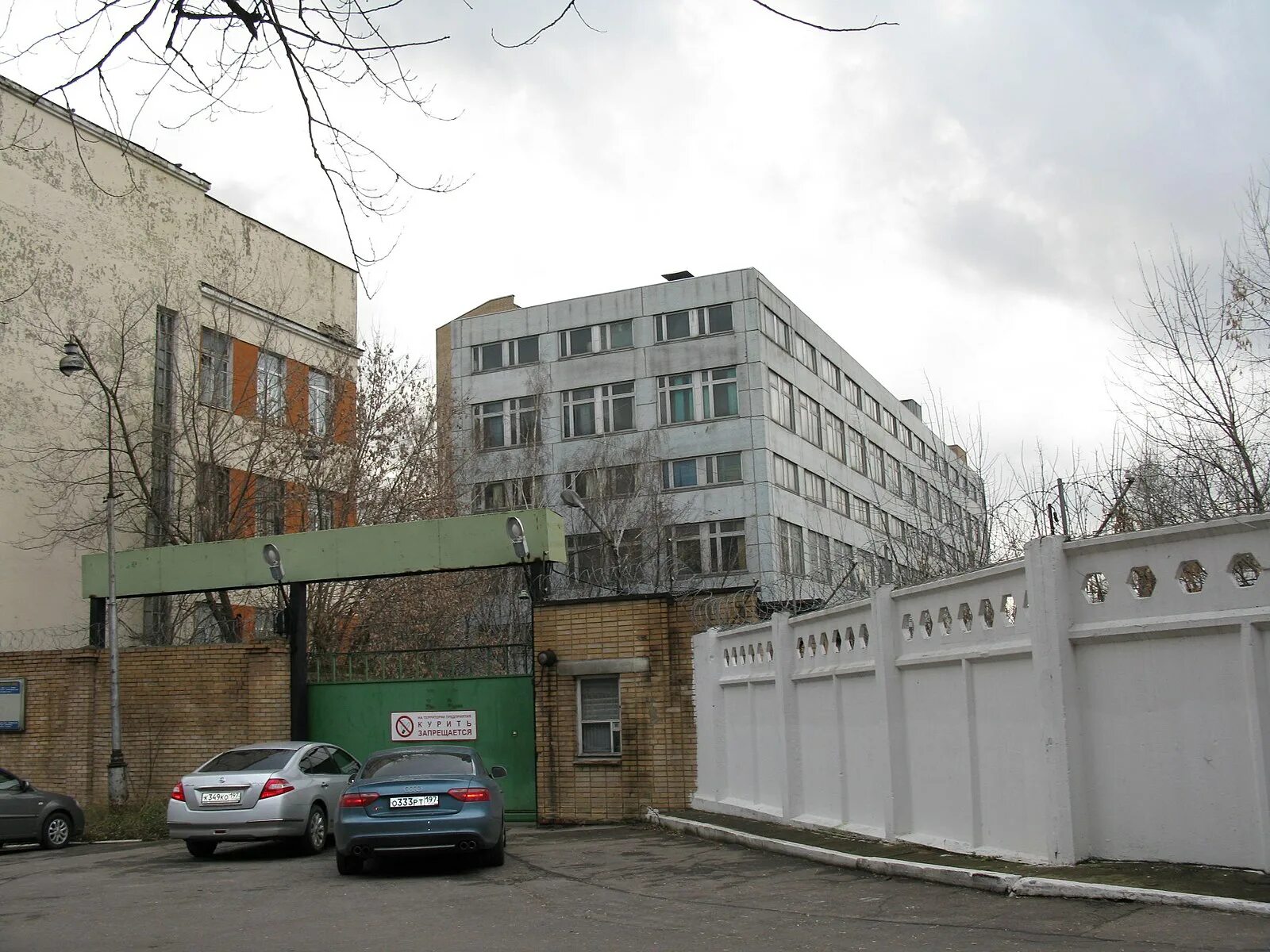 Завод молния карачарово. Завод молния карачарово. Завод молния карачарово. Завод на рязанский проспект. Заброшенный завод молния в москве.