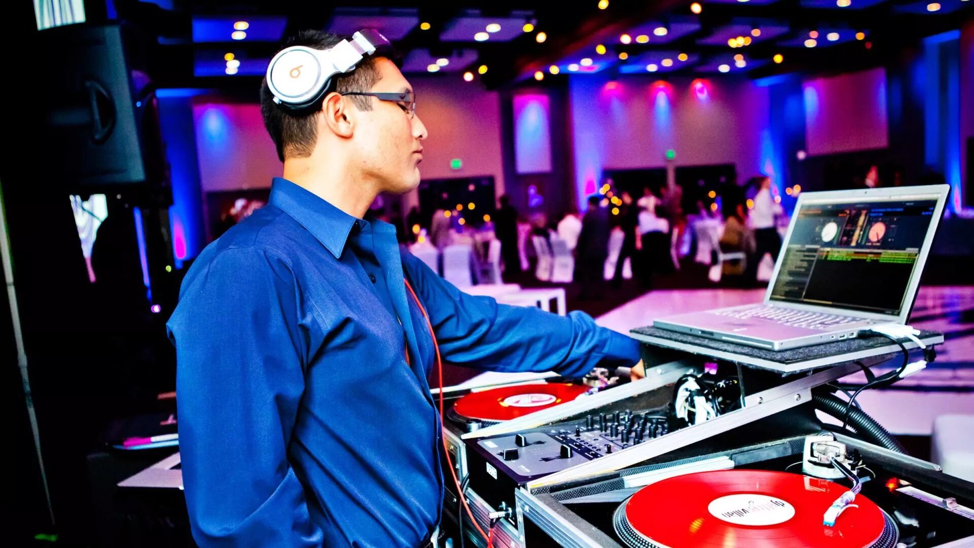 Dj warm